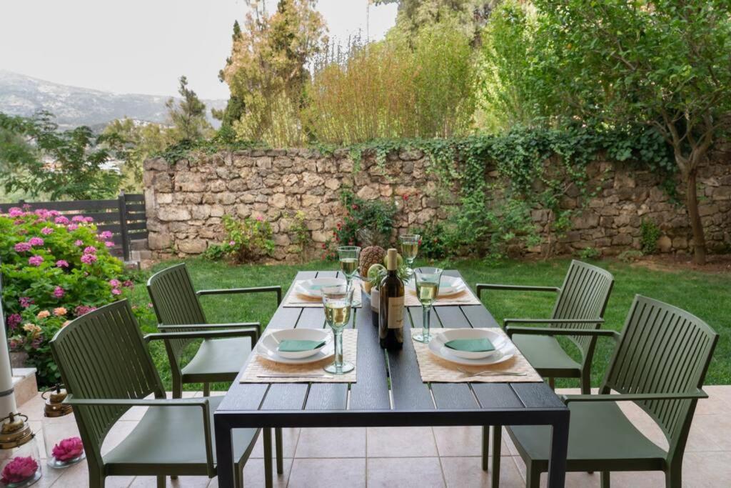 Central & Elegant Suite With Private Garden Argostoli  Ngoại thất bức ảnh