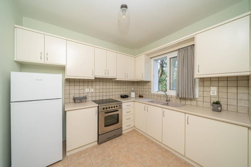 Central & Elegant Suite With Private Garden Argostoli  Ngoại thất bức ảnh