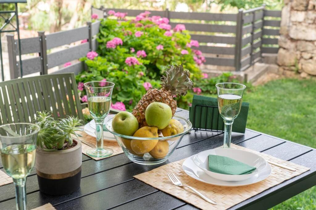 Central & Elegant Suite With Private Garden Argostoli  Ngoại thất bức ảnh